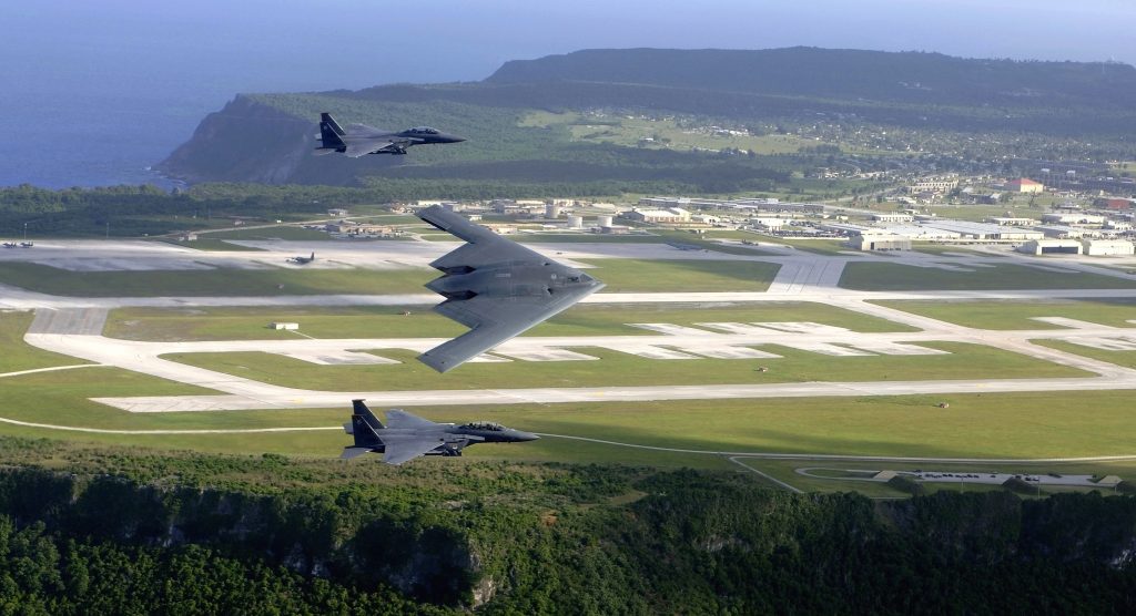 A pesar de que bases como la de Andersen, en la isla de Guam, seguirán siendo utilizadas durante décadas, la futura RM permitirá reducir su importancia. Foto - USAF