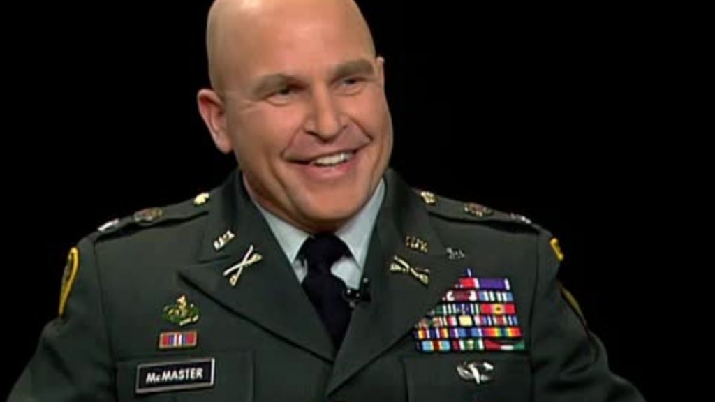 McMaster en el transcurso de una entrevista en televisión