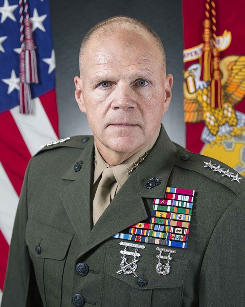 El actual Comandante del Cuerpo de Marines, General de Cuatro Estrellas Robert B. Neller