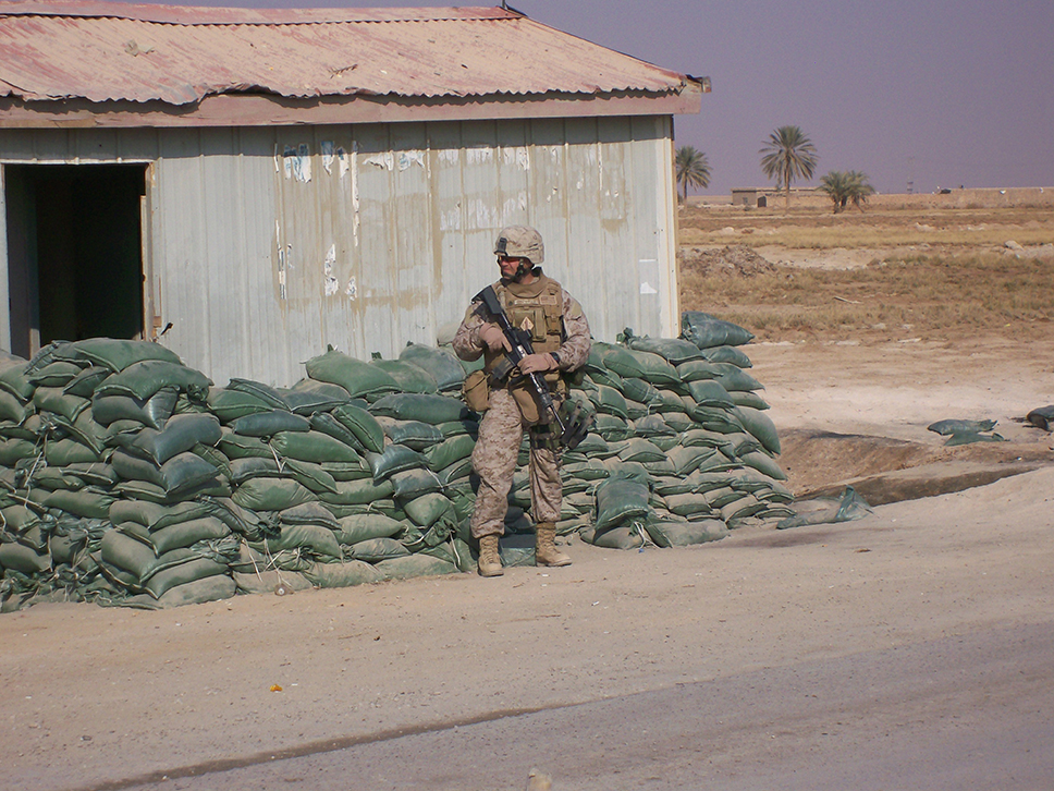 Gunnery Sergeant Iván del Valle durante un despliegue. Foto - Iván del Valle (USMC)