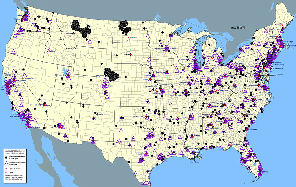 En el siguiente mapa se representan cuáles serían los objetivos probables en el caso de un ataque nuclear sobre los EE. UU. que involucrase a 2.000 ojivas en un caso y a 500 en otro. Como se puede ver, aunque quedan extensas zonas sin atacar, en ambos ataques la desarticulación del sistema económico y el colapso de los servicios públicos sería catastrófico. Fuente: Natural Resources Defense Council.