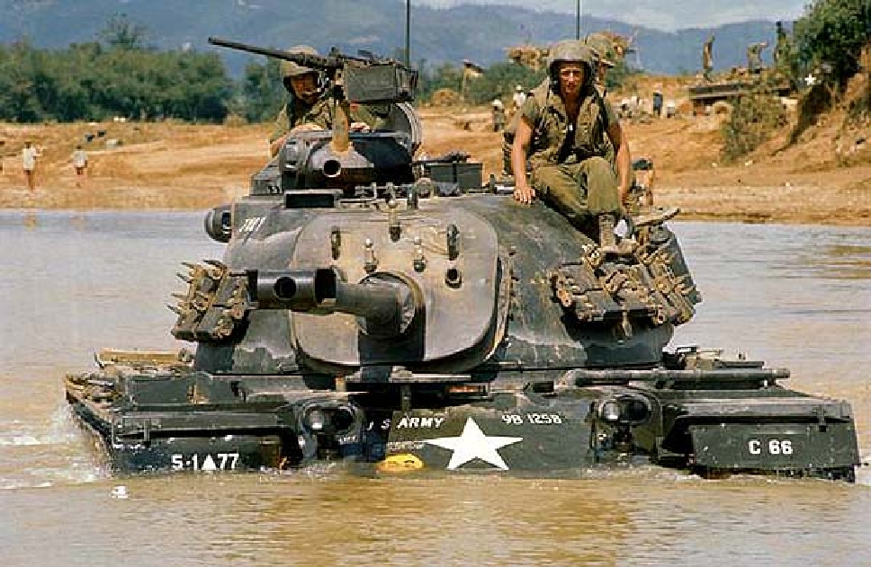 Carro M48A3 del 77º Batallón de Carros en operaciones en Vietnam (colección del autor)