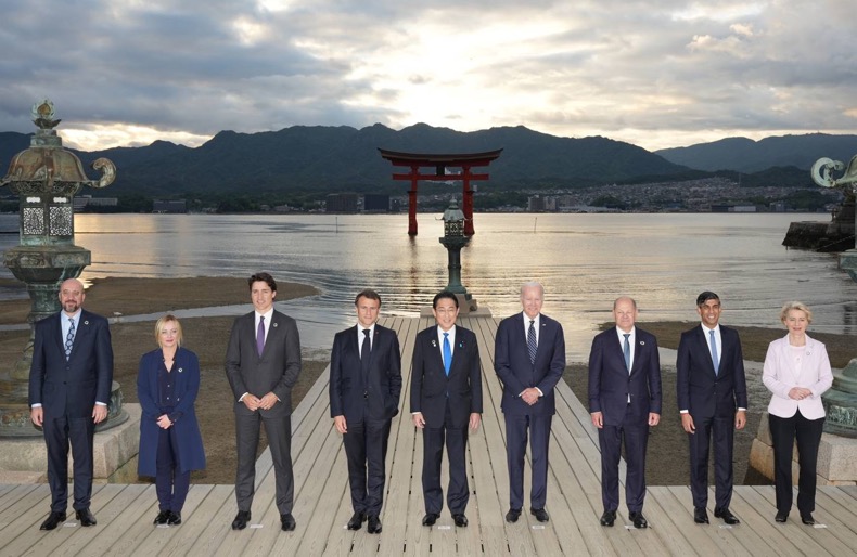 Imagen de grupo en Miyajima. Fuente - Gobierno del Japón.