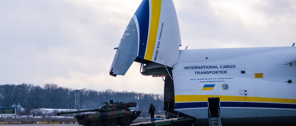 Tropas francesas desplegándose en Rumanía como parte de la Fuerza de Respuesta de la OTAN