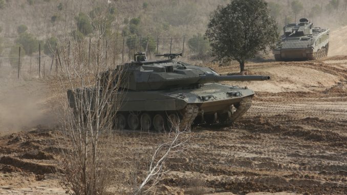 Carro de combate Leopardo 2E en "El Goloso"