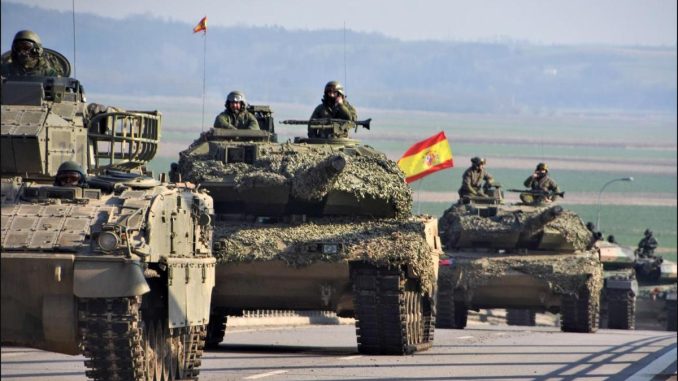 La presencia avanzada de la OTAN ha cambiado, para volver a girar en torno a la brigada. En la imagen, vehículo de combate Pizarro y carros de combate Leopardo 2E del Ejército de Tierra junto a carros de combate Leclerc del Armée de Terre francé