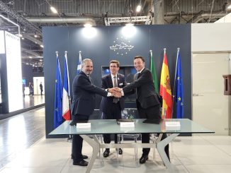 Los CEOs de Navantia (España), Fincantieri (Italia) y Naval Group (Francia), junto con Naviris (Francia/Italia) durante la firma del acuerdo inicial del consorcio que tiene como objetivo regular la ejecución de la segunda fase del Proyecto de Corbeta Modular y Multirrol (MMPC)